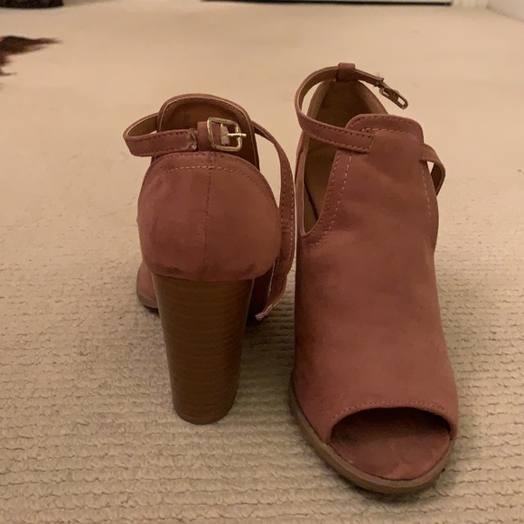 Pink suede peep toe block heels - Picture 2 of 4